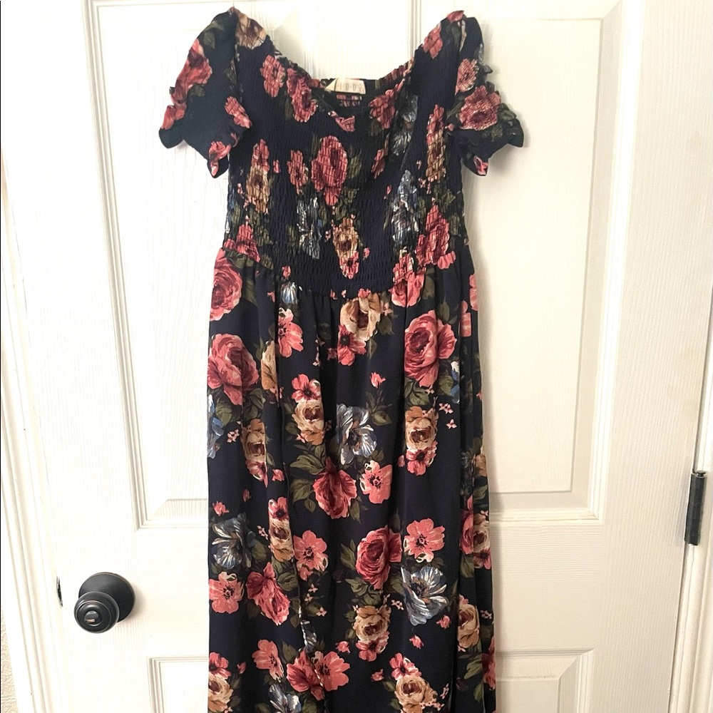 Smocked floral maxi dress